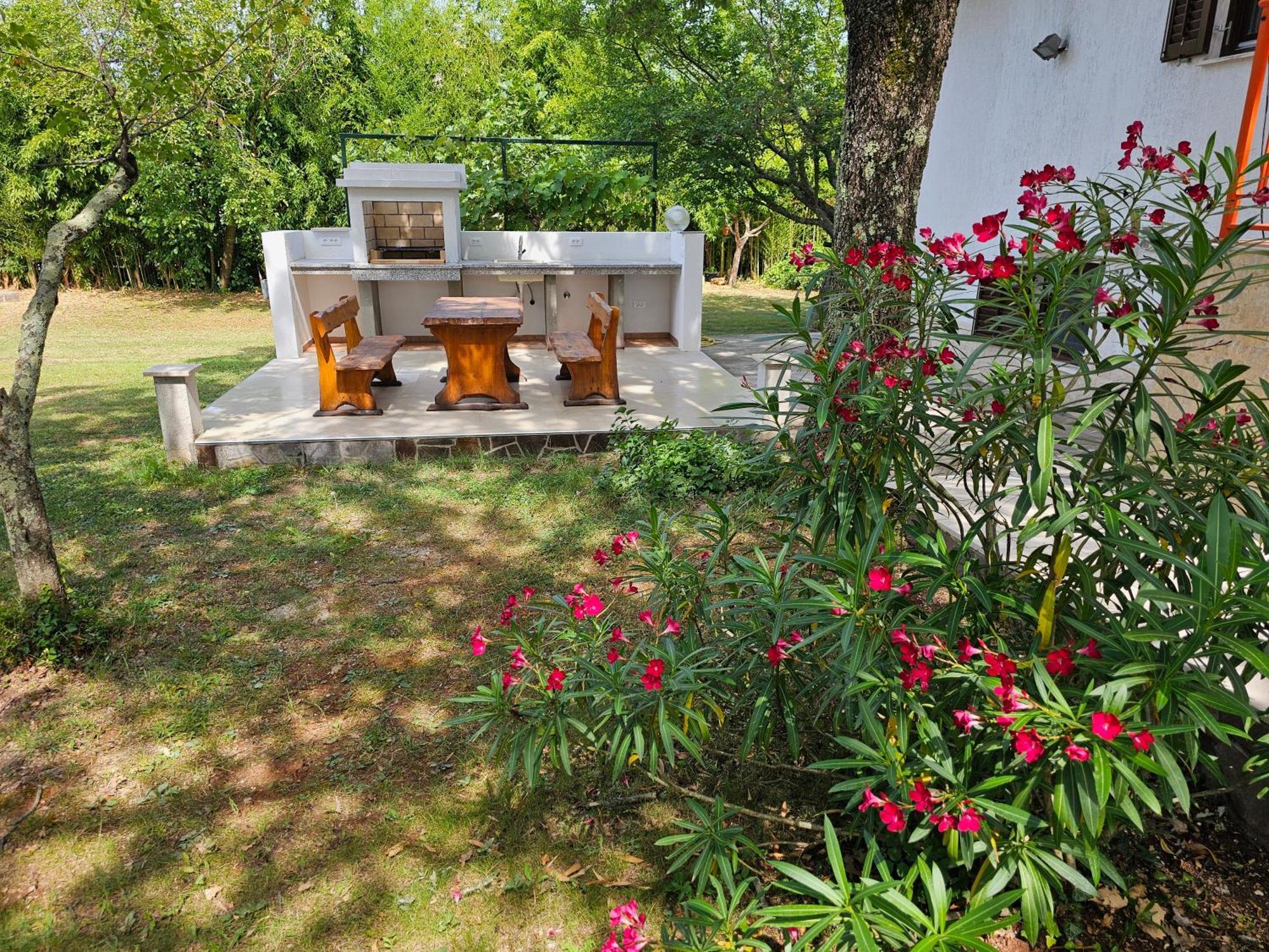 Villa Kucan Porat  Exteriér fotografie